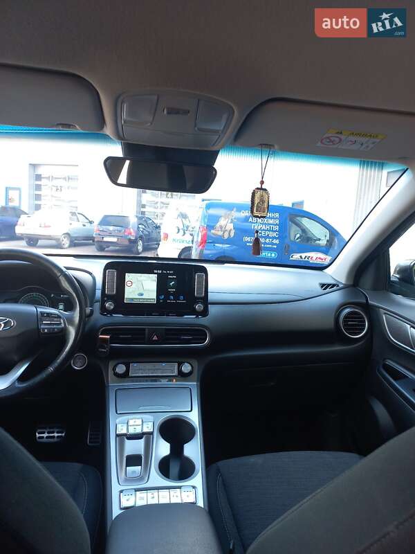 Внедорожник / Кроссовер Hyundai Kona 2018 в Ровно