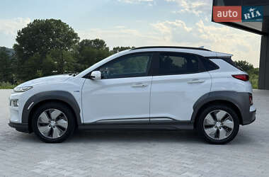 Внедорожник / Кроссовер Hyundai Kona 2018 в 