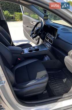 Внедорожник / Кроссовер Hyundai Kona 2020 в 