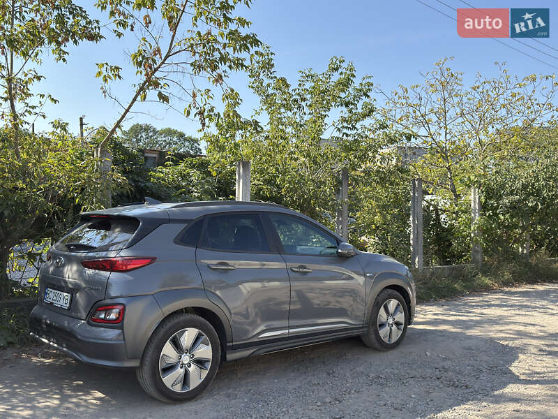 Внедорожник / Кроссовер Hyundai Kona 2019 в Львове