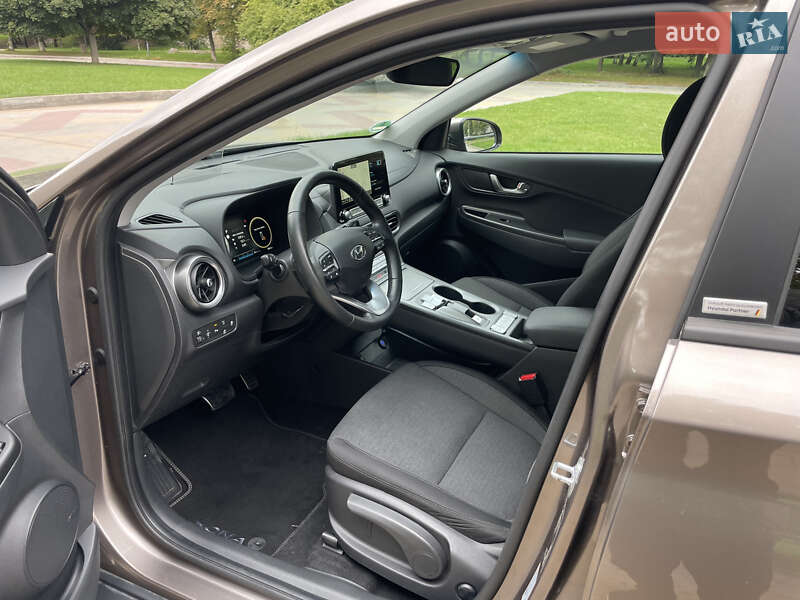 Внедорожник / Кроссовер Hyundai Kona 2021 в Тернополе