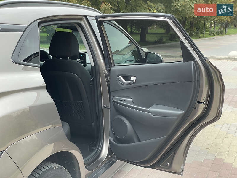 Внедорожник / Кроссовер Hyundai Kona 2021 в Тернополе