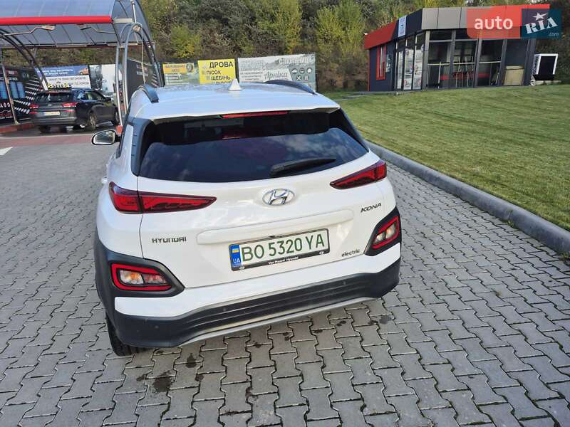 Внедорожник / Кроссовер Hyundai Kona 2020 в Тернополе