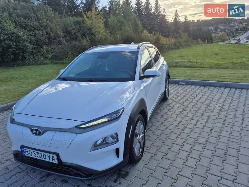 Внедорожник / Кроссовер Hyundai Kona 2020 в Тернополе
