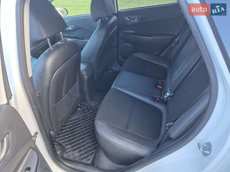 Внедорожник / Кроссовер Hyundai Kona 2020 в Тернополе