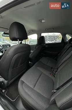 Внедорожник / Кроссовер Hyundai Kona 2020 в 