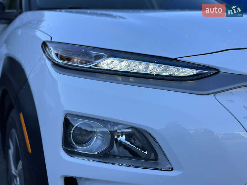 Внедорожник / Кроссовер Hyundai Kona 2021 в Львове