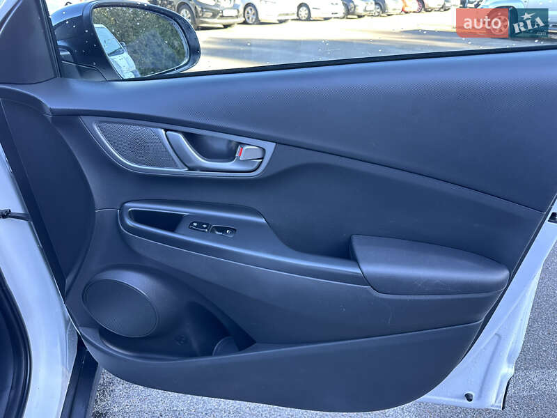 Внедорожник / Кроссовер Hyundai Kona 2021 в Львове