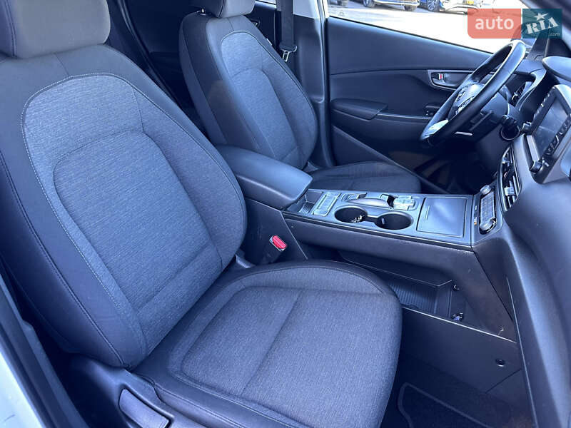 Внедорожник / Кроссовер Hyundai Kona 2021 в Львове