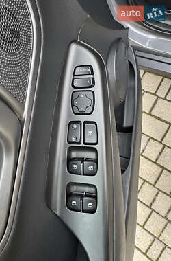 Внедорожник / Кроссовер Hyundai Kona 2020 в 