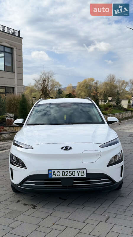 Внедорожник / Кроссовер Hyundai Kona 2022 в Хусте