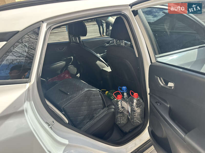 Внедорожник / Кроссовер Hyundai Kona 2018 в Хмельницком