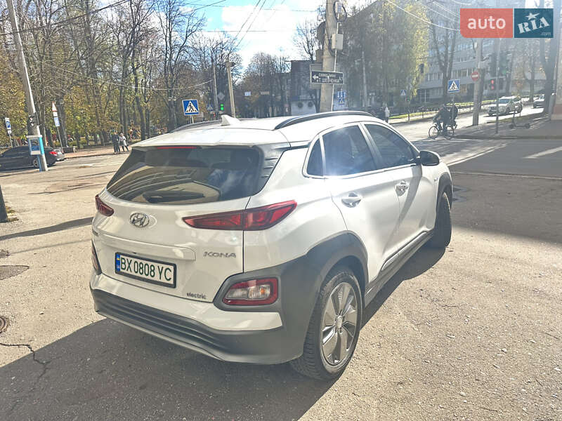 Внедорожник / Кроссовер Hyundai Kona 2018 в Хмельницком