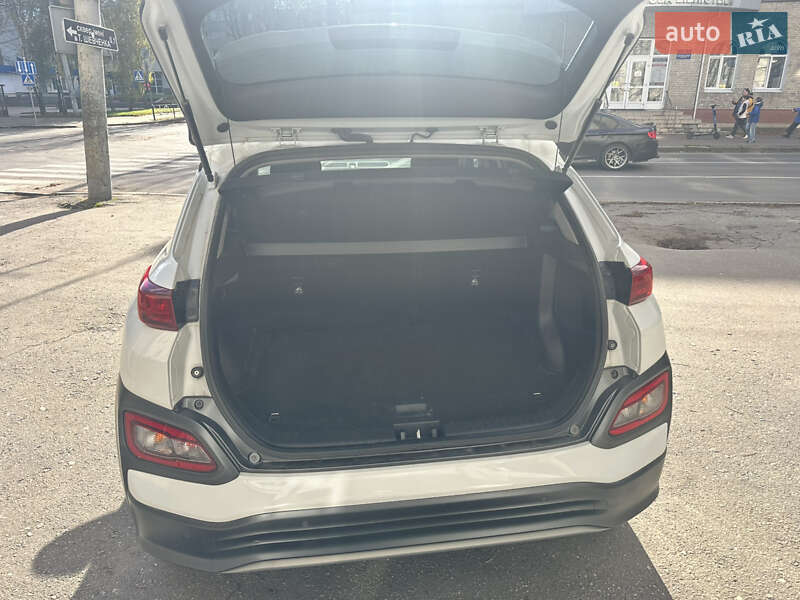 Внедорожник / Кроссовер Hyundai Kona 2018 в Хмельницком