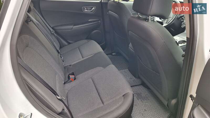 Внедорожник / Кроссовер Hyundai Kona 2020 в Радомышле