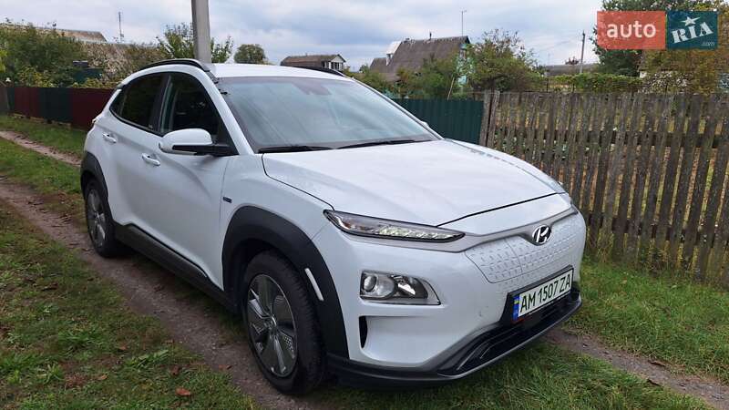 Внедорожник / Кроссовер Hyundai Kona 2020 в Радомышле