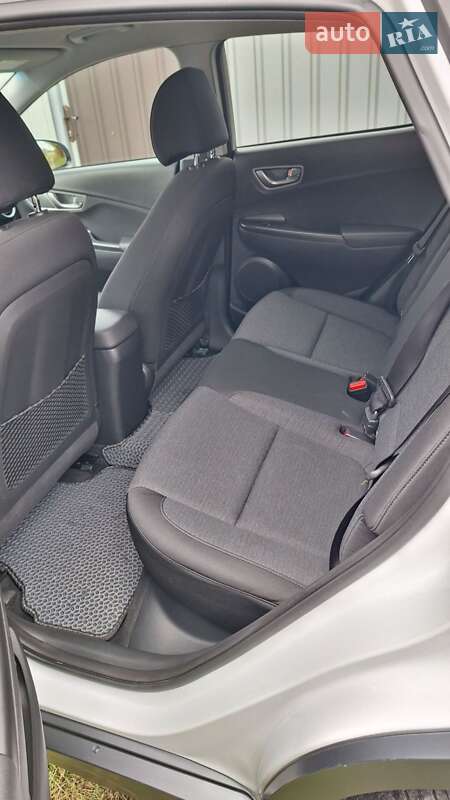 Внедорожник / Кроссовер Hyundai Kona 2020 в Радомышле