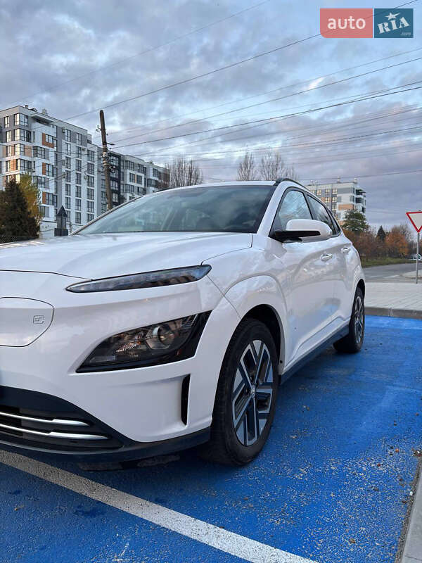Внедорожник / Кроссовер Hyundai Kona 2022 в Львове