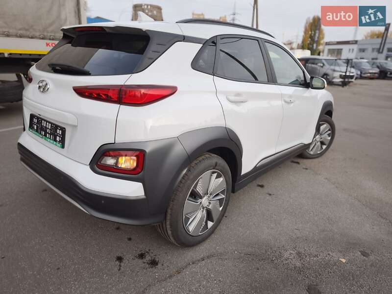 Внедорожник / Кроссовер Hyundai Kona 2020 в Киеве