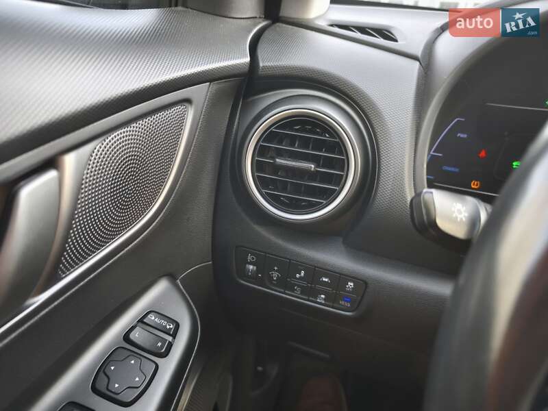 Внедорожник / Кроссовер Hyundai Kona 2020 в Киеве