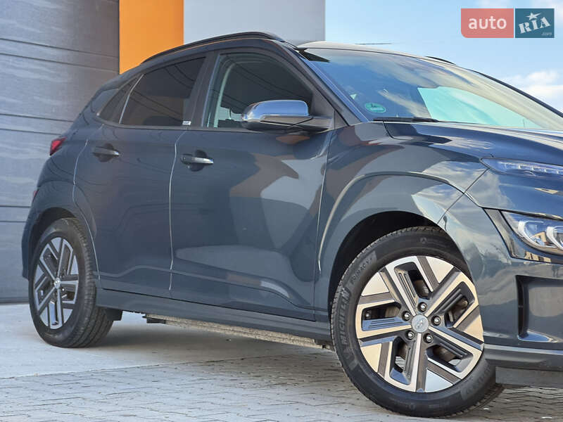 Внедорожник / Кроссовер Hyundai Kona 2022 в Ровно