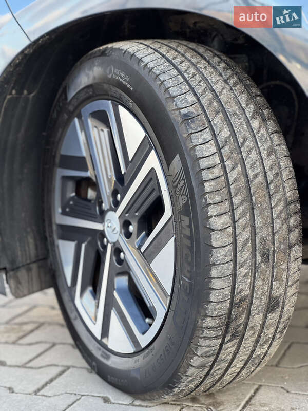 Внедорожник / Кроссовер Hyundai Kona 2022 в Ровно