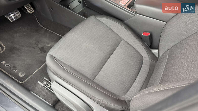 Внедорожник / Кроссовер Hyundai Kona 2021 в Киеве