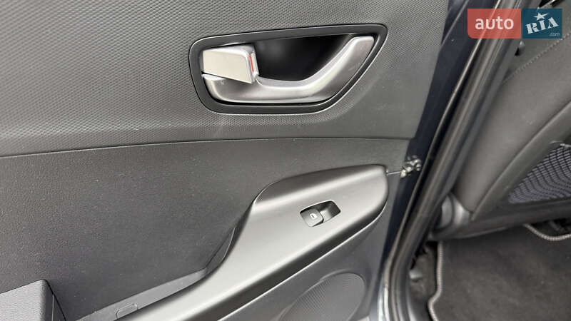 Внедорожник / Кроссовер Hyundai Kona 2021 в Киеве