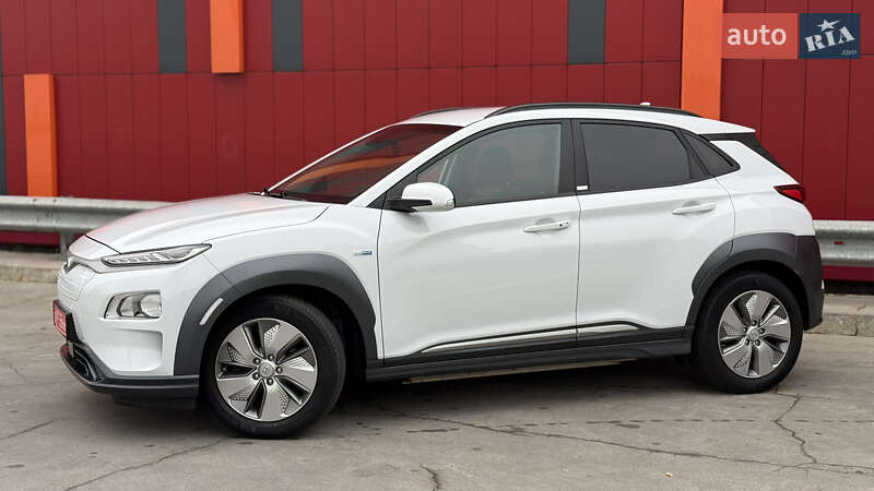 Внедорожник / Кроссовер Hyundai Kona 2020 в Киеве