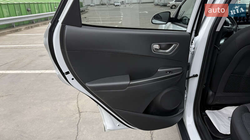 Внедорожник / Кроссовер Hyundai Kona 2020 в Киеве