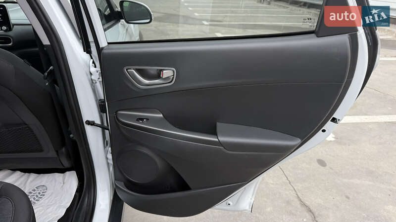 Внедорожник / Кроссовер Hyundai Kona 2020 в Киеве