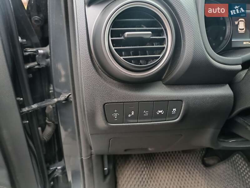 Внедорожник / Кроссовер Hyundai Kona 2020 в Киеве