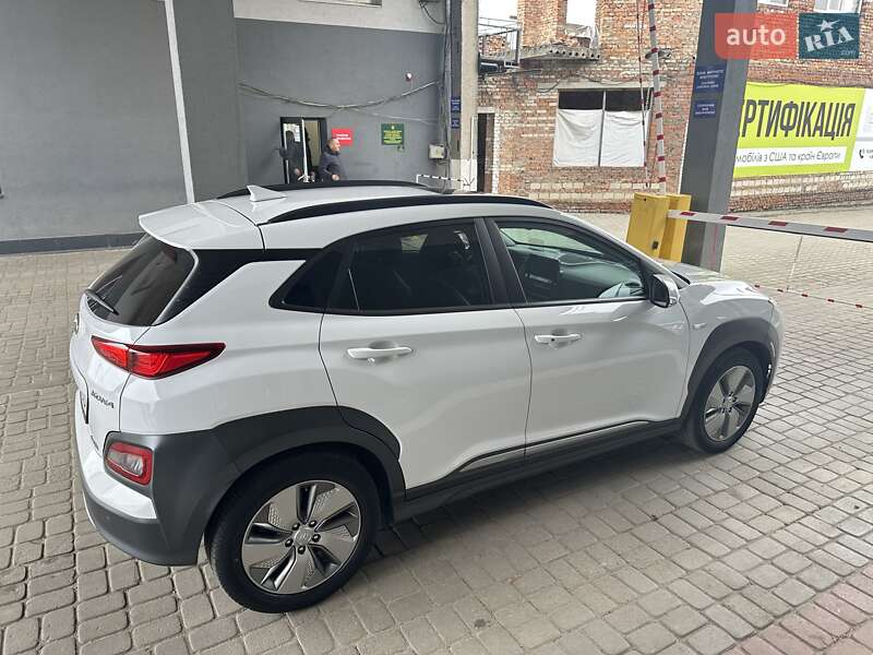 Позашляховик / Кросовер Hyundai Kona 2020 в Луцьку