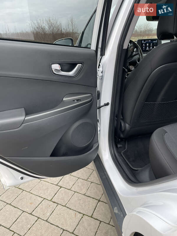 Внедорожник / Кроссовер Hyundai Kona 2022 в Львове