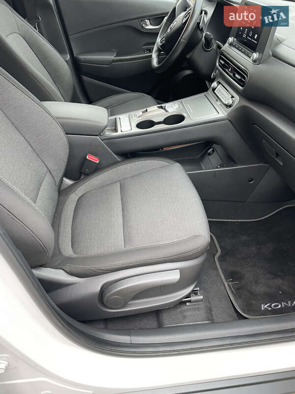 Внедорожник / Кроссовер Hyundai Kona 2022 в Львове