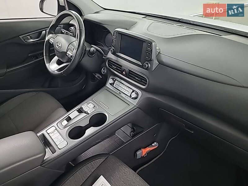 Внедорожник / Кроссовер Hyundai Kona 2020 в Хмельницком