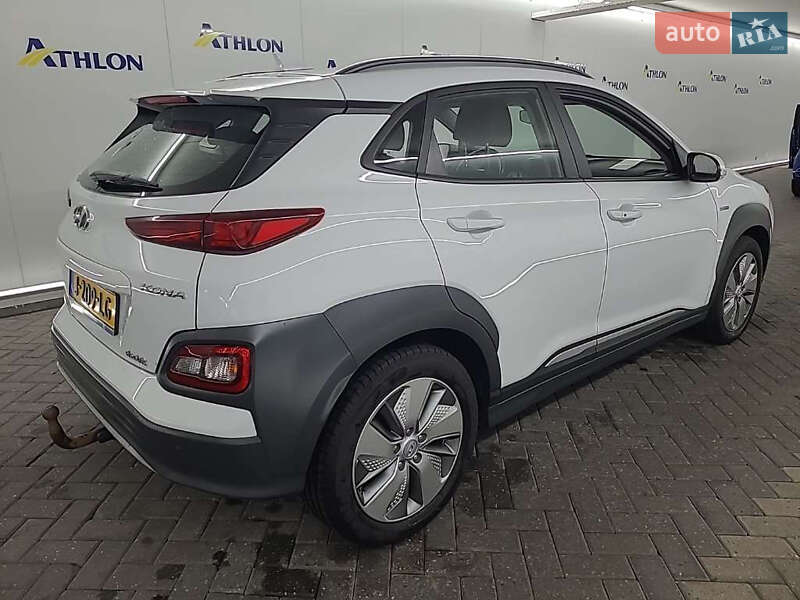 Внедорожник / Кроссовер Hyundai Kona 2020 в Хмельницком