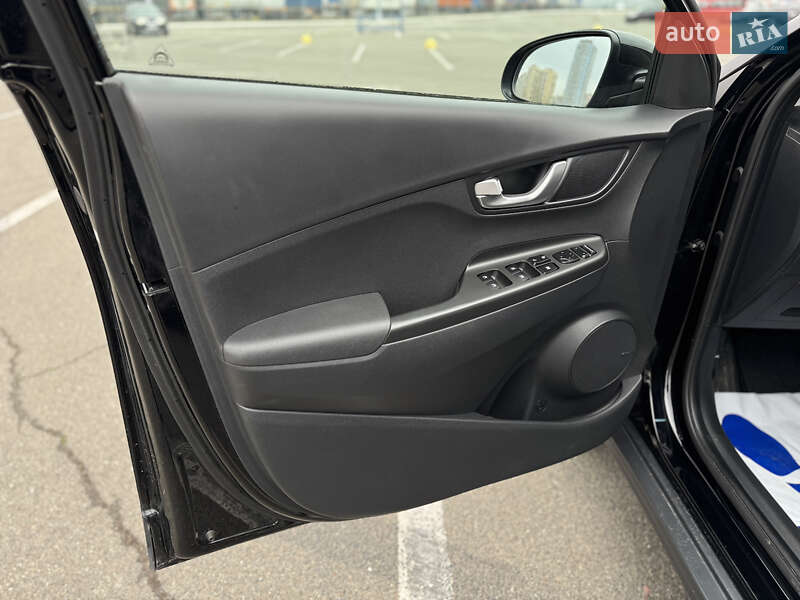 Внедорожник / Кроссовер Hyundai Kona 2022 в Киеве