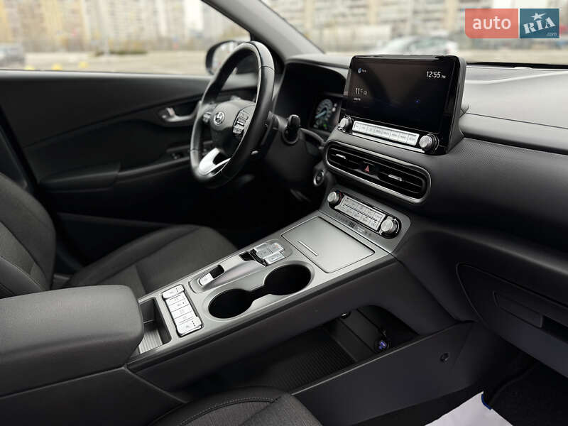 Внедорожник / Кроссовер Hyundai Kona 2022 в Киеве