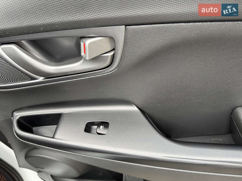 Внедорожник / Кроссовер Hyundai Kona 2018 в Тернополе