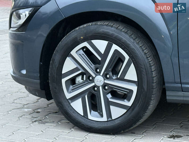 Внедорожник / Кроссовер Hyundai Kona 2023 в Тернополе