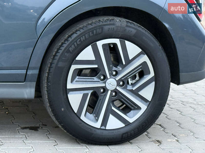 Внедорожник / Кроссовер Hyundai Kona 2023 в Тернополе