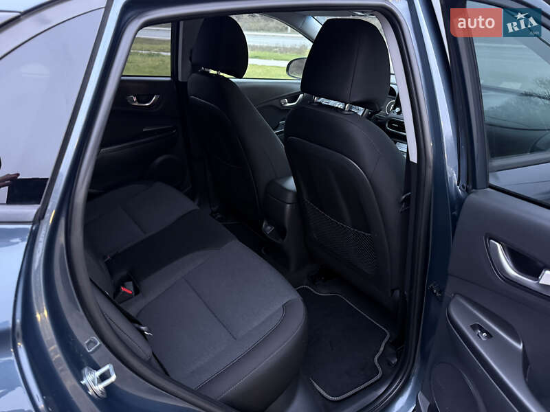 Внедорожник / Кроссовер Hyundai Kona 2023 в Тернополе