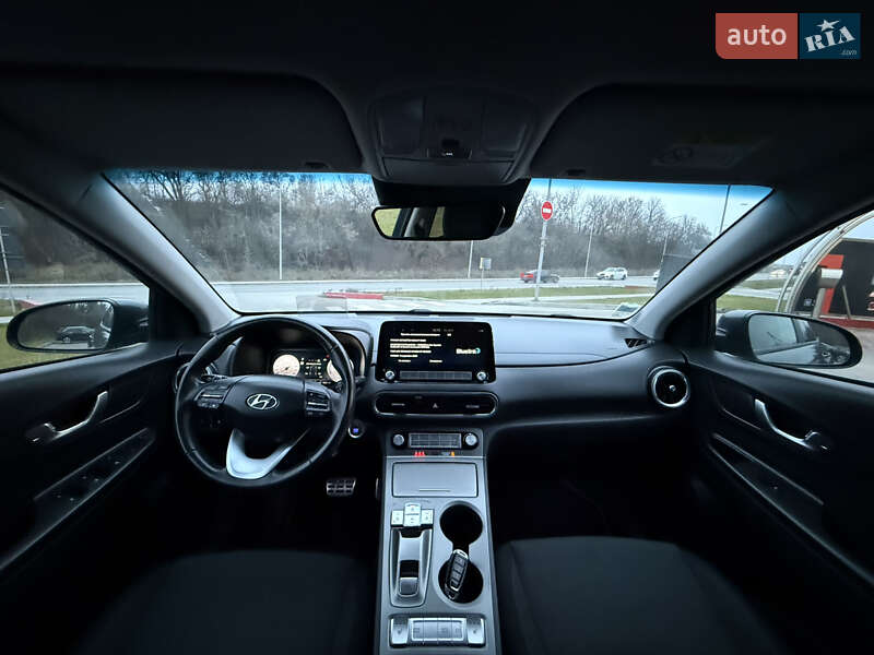 Внедорожник / Кроссовер Hyundai Kona 2023 в Тернополе