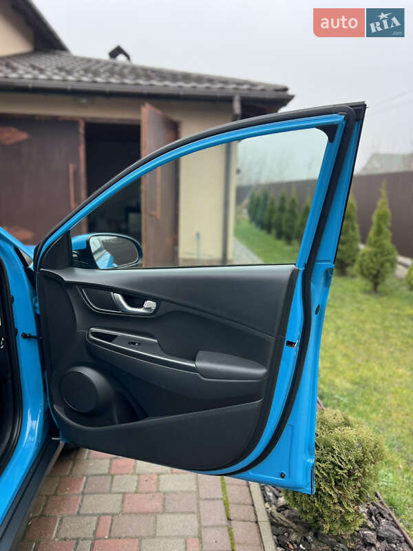 Внедорожник / Кроссовер Hyundai Kona 2022 в Хмельницком