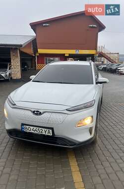 Внедорожник / Кроссовер Hyundai Kona 2020 в Львове