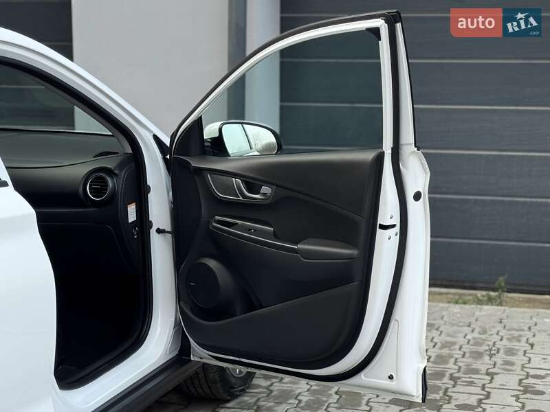 Внедорожник / Кроссовер Hyundai Kona 2020 в Тернополе