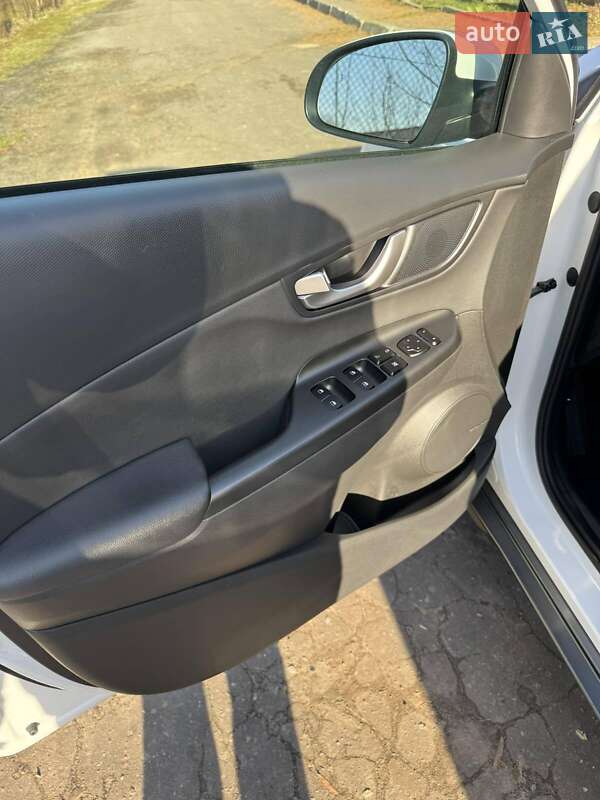 Позашляховик / Кросовер Hyundai Kona 2021 в Львові фото 27 Позашляховик / Кросовер Hyundai Kona 2021 в Львові