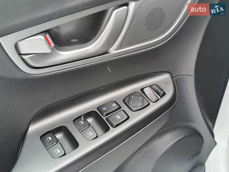 Внедорожник / Кроссовер Hyundai Kona 2021 в Львове