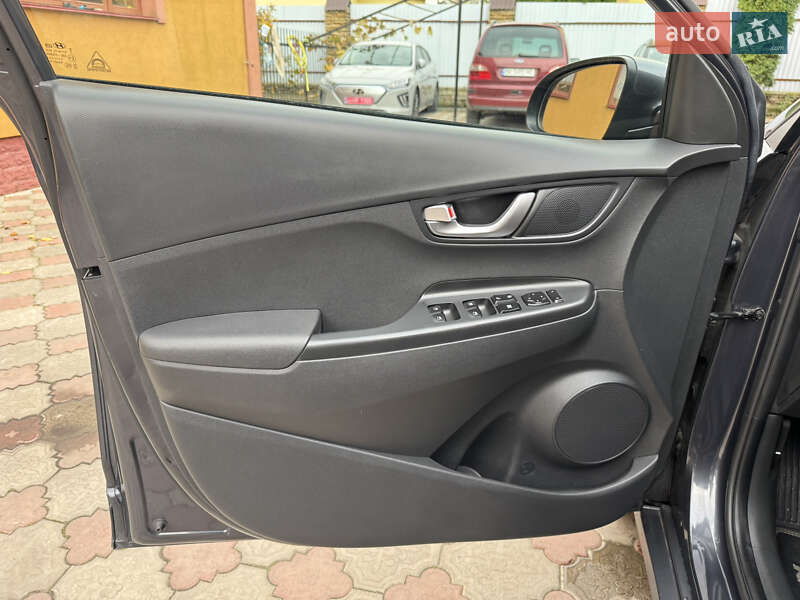 Внедорожник / Кроссовер Hyundai Kona 2022 в Ровно